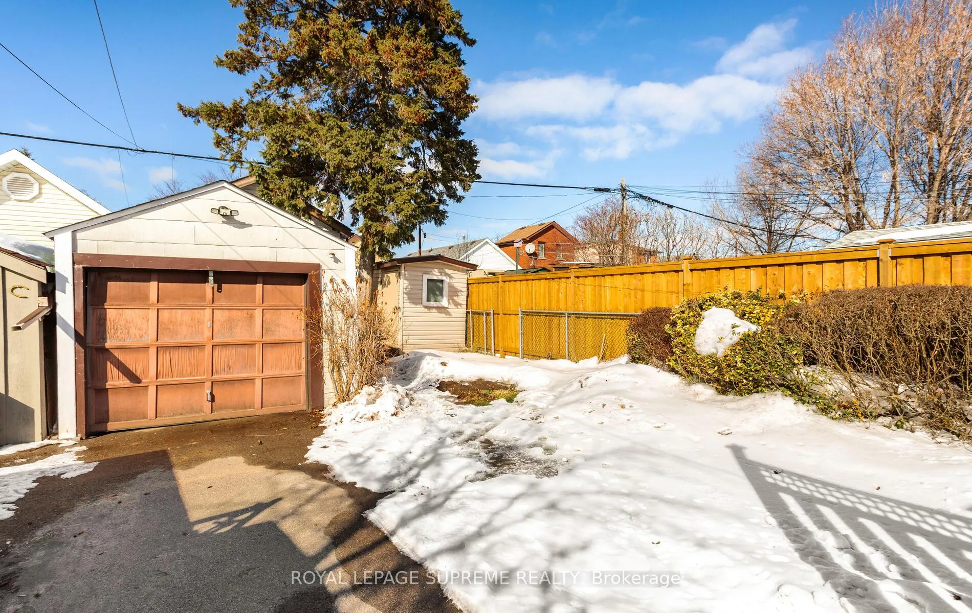 Photo 34 of 14 East Drive, Toronto, Rockcliffe-Smythe — HOMEH
