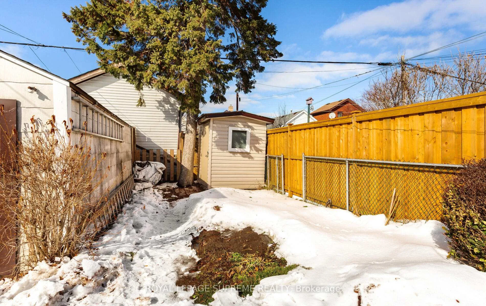 Photo 35 of 14 East Drive, Toronto, Rockcliffe-Smythe — HOMEH