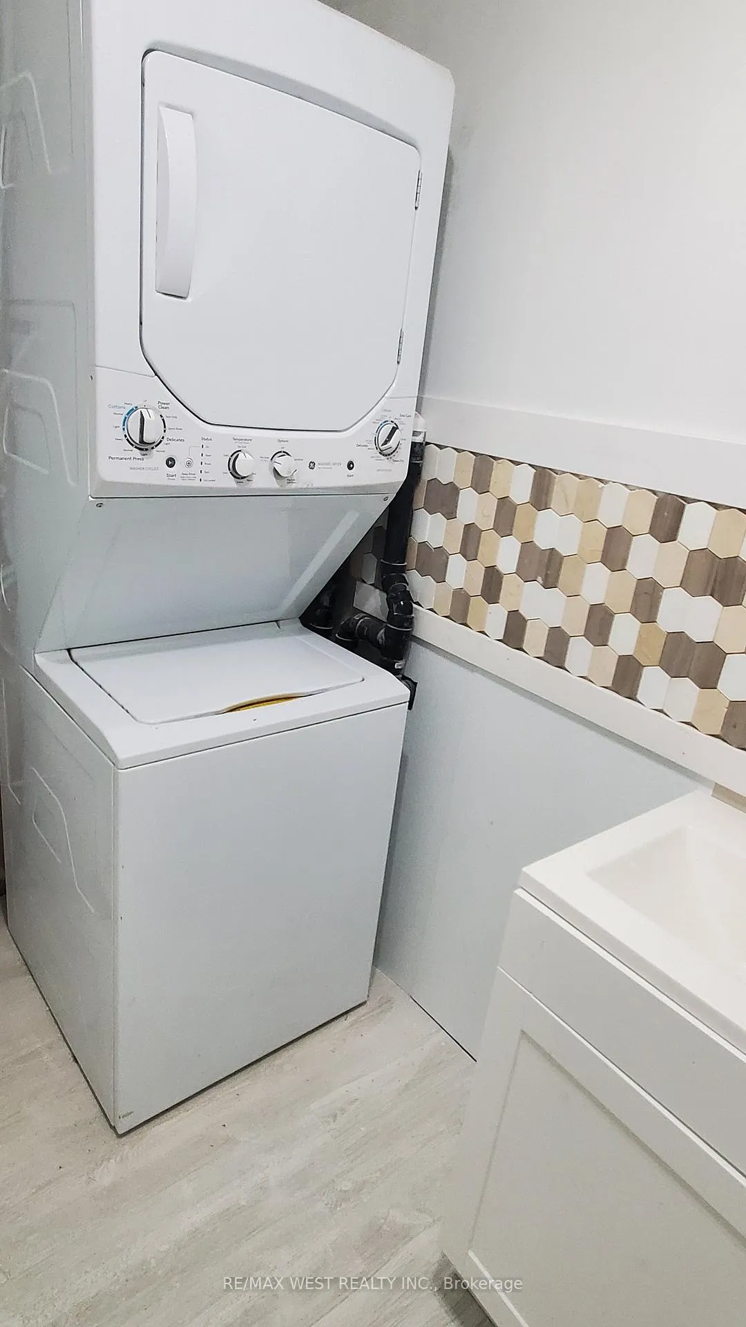 Photo 8 of Unit Main, 135 Ellins Avenue, Toronto, Rockcliffe-Smythe — HOMEH