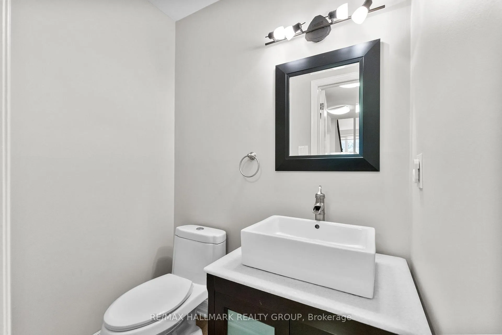 Photo 4 of 30 Lillico Drive, Ottawa, Hunt Club — HOMEH