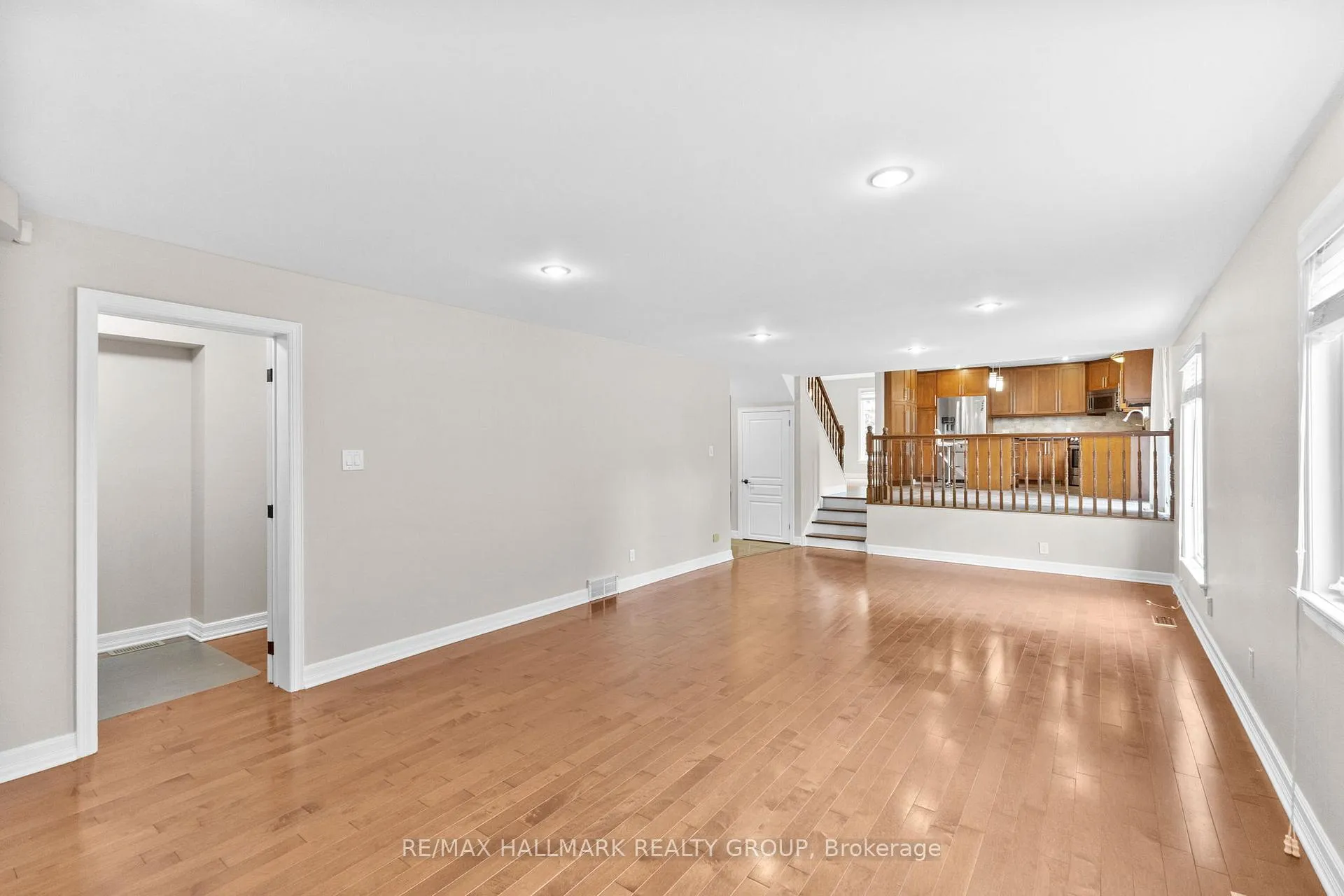 Photo 8 of 30 Lillico Drive, Ottawa, Hunt Club — HOMEH