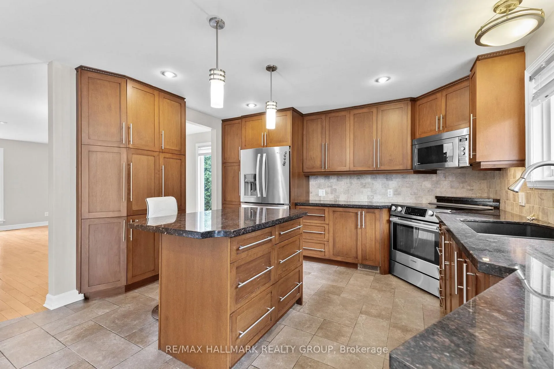 Photo 10 of 30 Lillico Drive, Ottawa, Hunt Club — HOMEH