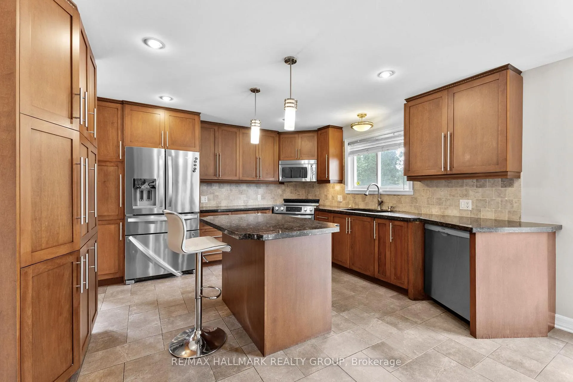 Photo 11 of 30 Lillico Drive, Ottawa, Hunt Club — HOMEH