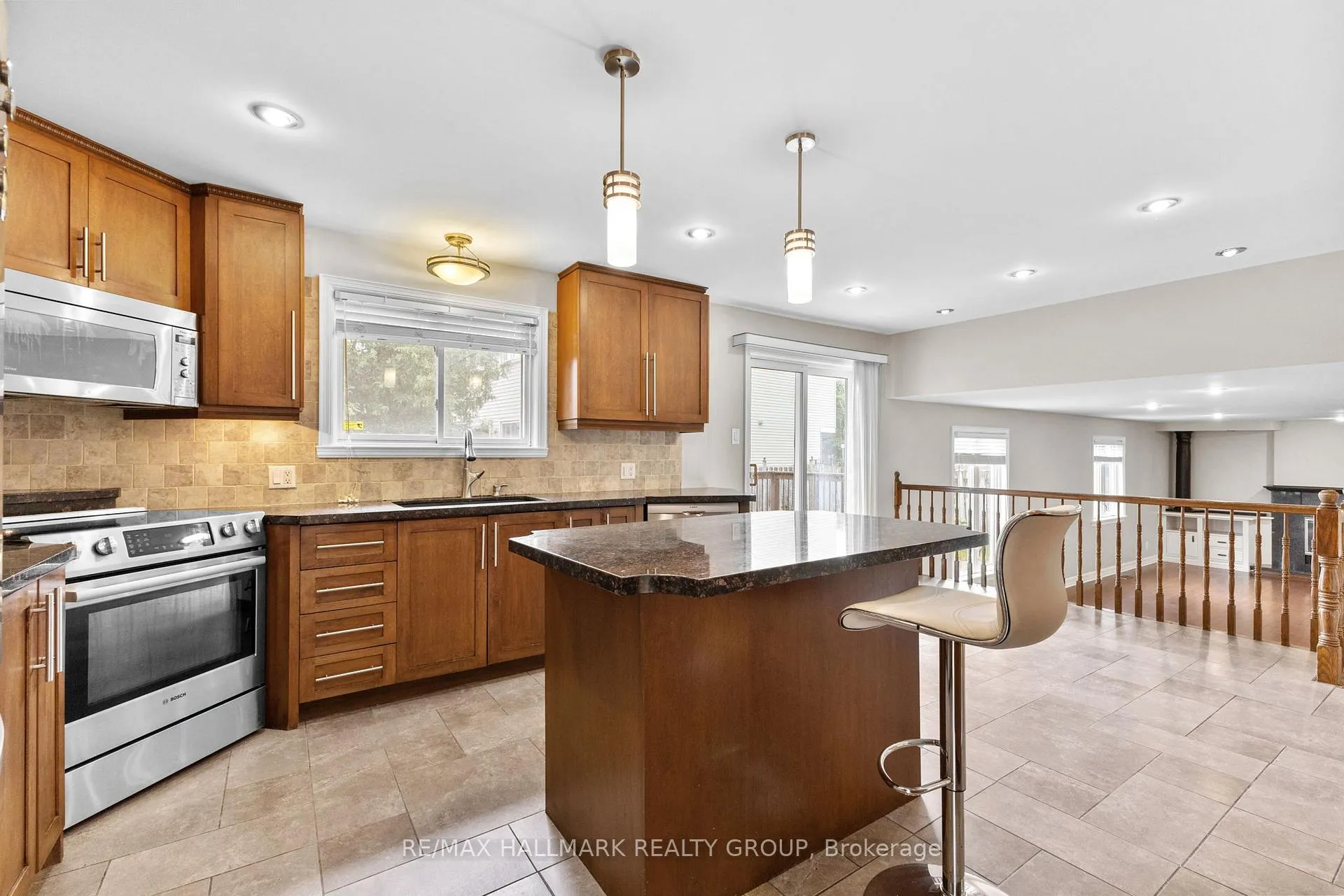 Photo 12 of 30 Lillico Drive, Ottawa, Hunt Club — HOMEH