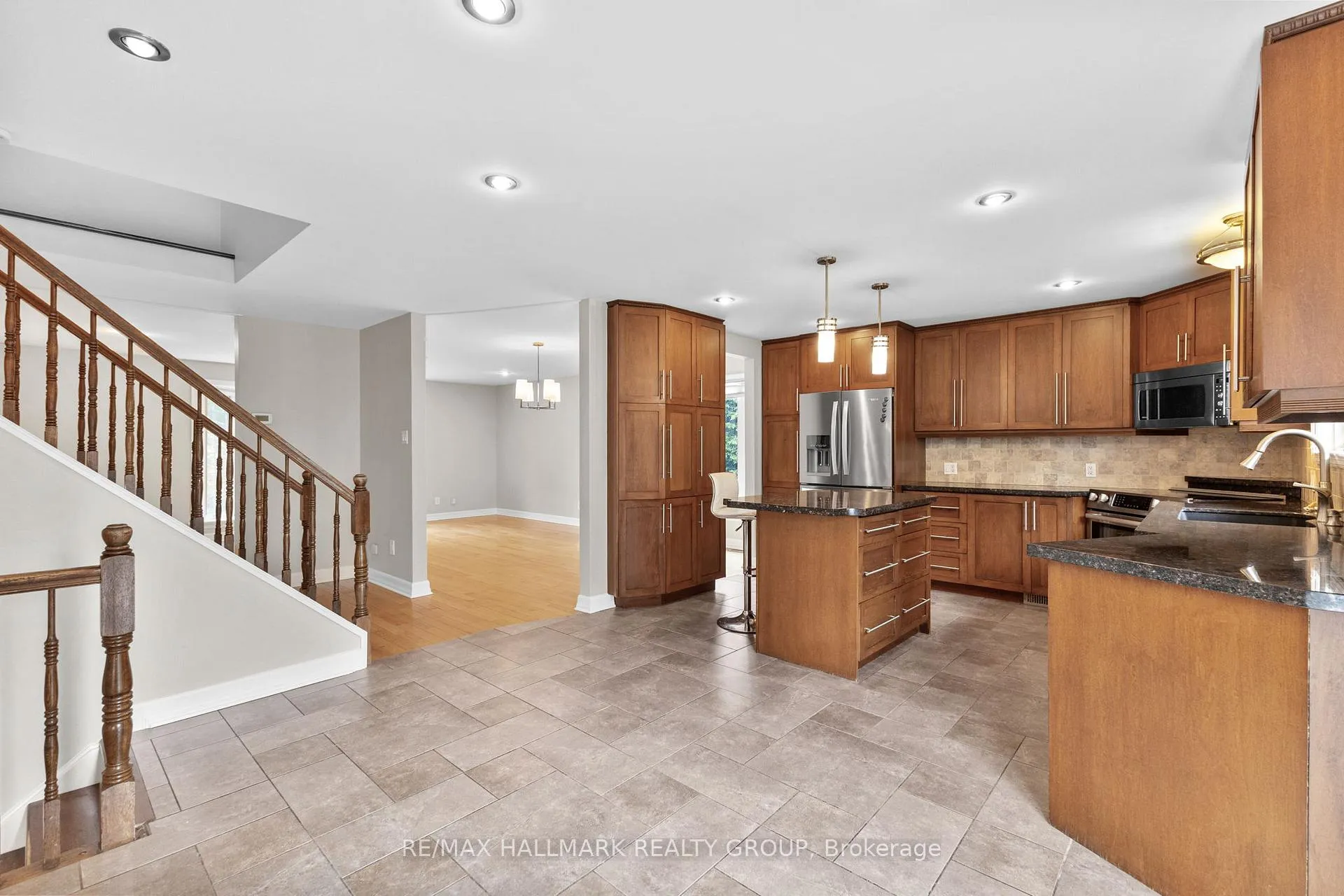 Photo 14 of 30 Lillico Drive, Ottawa, Hunt Club — HOMEH