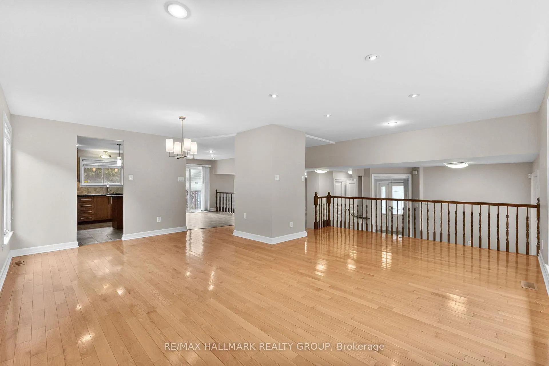 Photo 16 of 30 Lillico Drive, Ottawa, Hunt Club — HOMEH