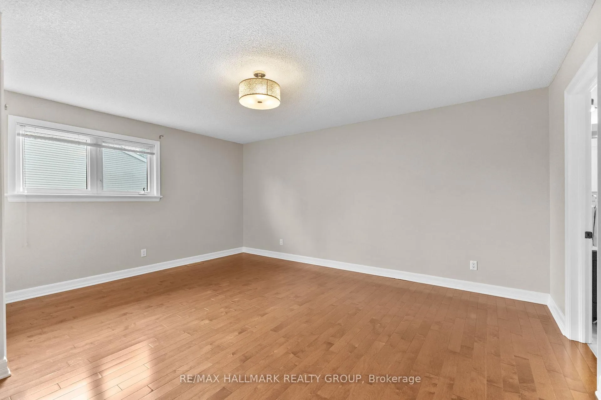 Photo 24 of 30 Lillico Drive, Ottawa, Hunt Club — HOMEH