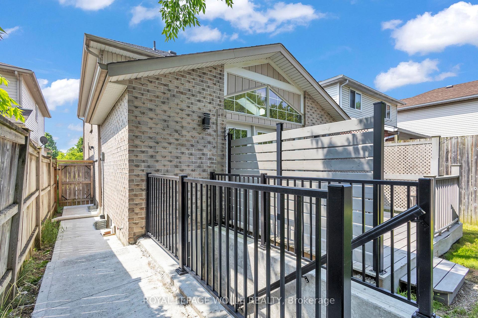 Photo 2 of 50 Inge Court, Kitchener — HOMEH