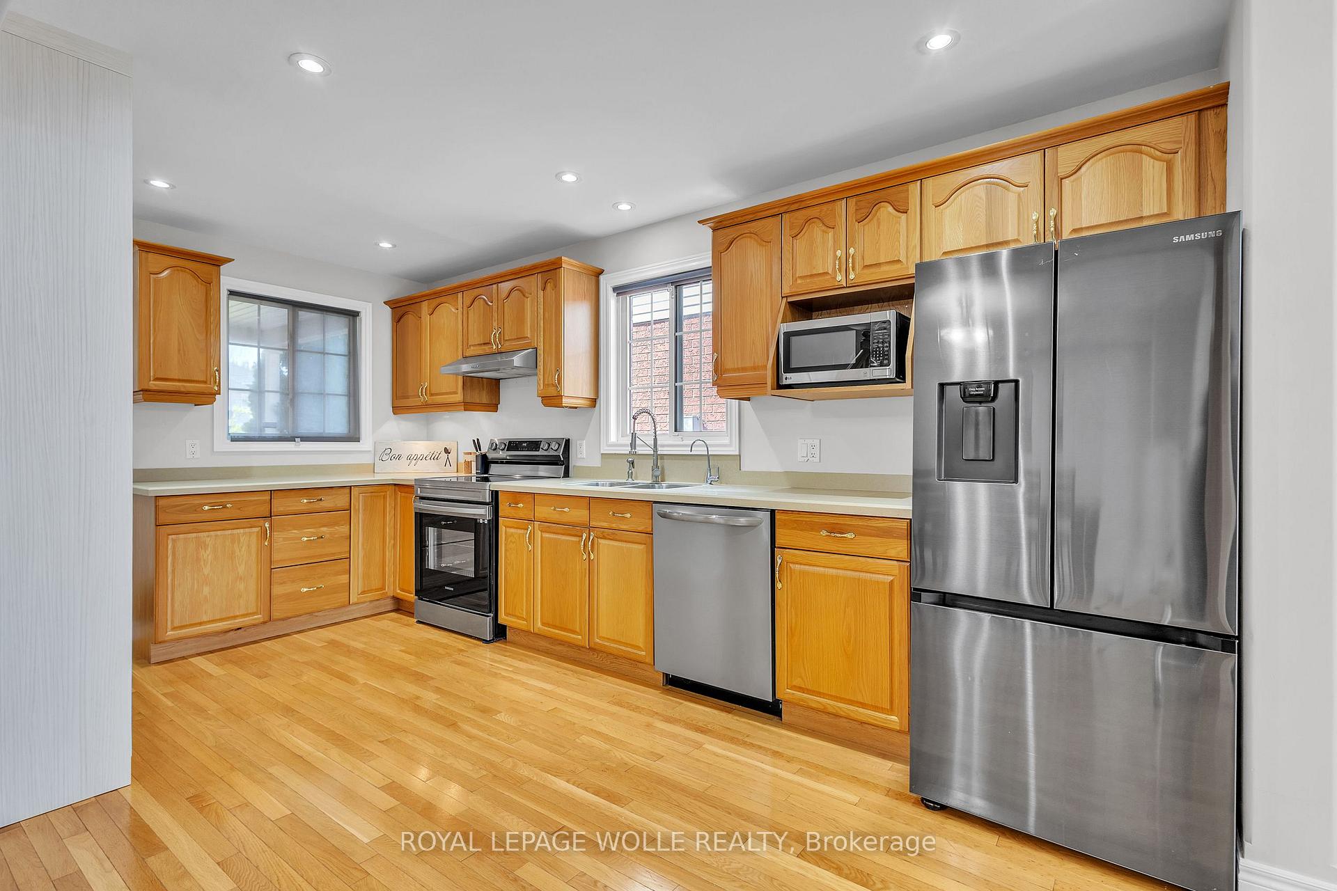 Photo 12 of 50 Inge Court, Kitchener — HOMEH