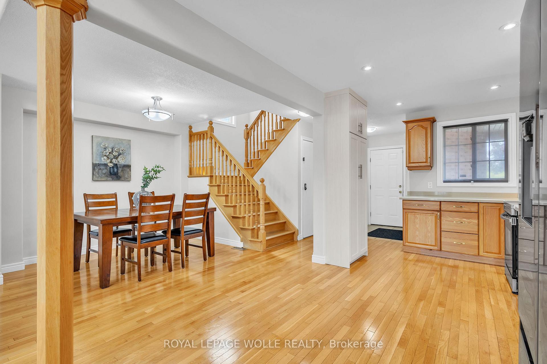 Photo 14 of 50 Inge Court, Kitchener — HOMEH