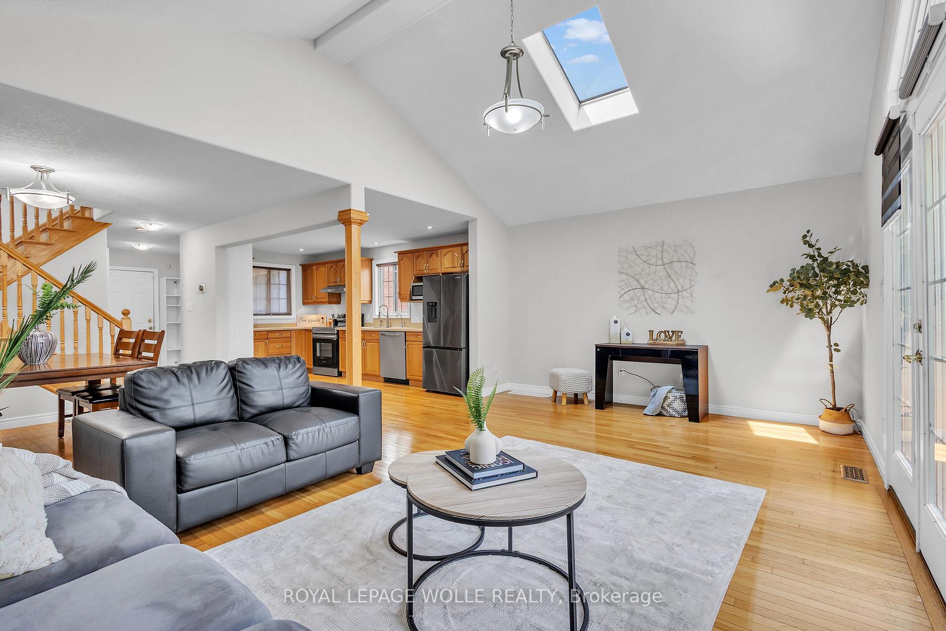Photo 16 of 50 Inge Court, Kitchener — HOMEH