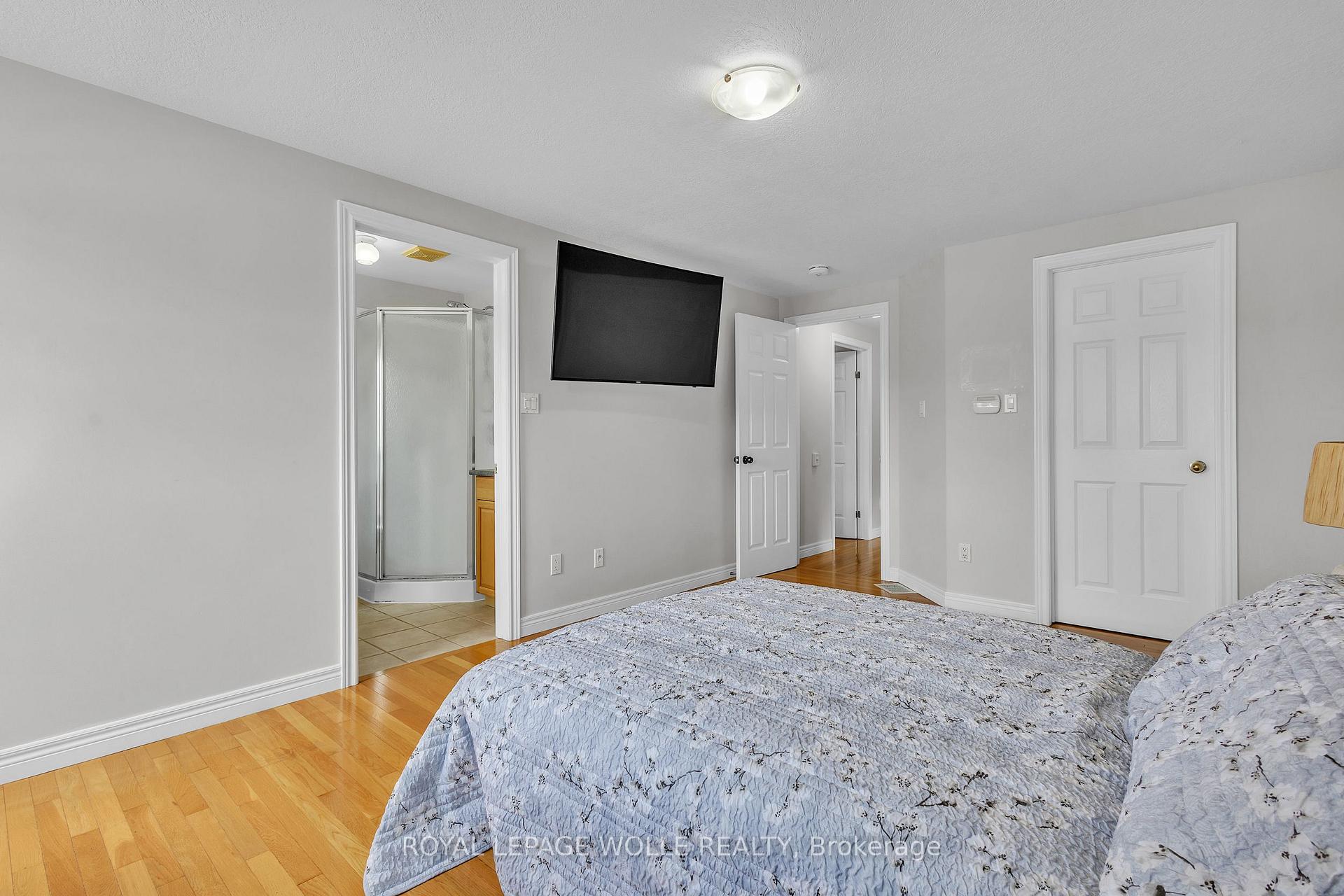 Photo 22 of 50 Inge Court, Kitchener — HOMEH