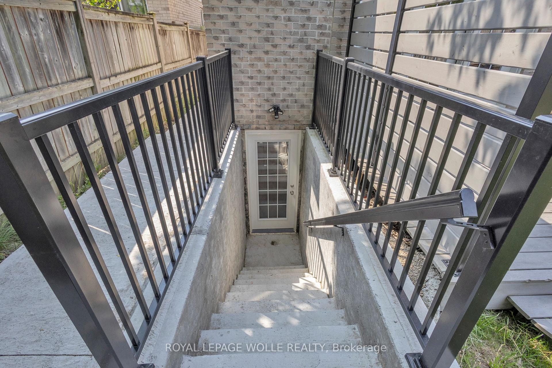 Photo 33 of 50 Inge Court, Kitchener — HOMEH