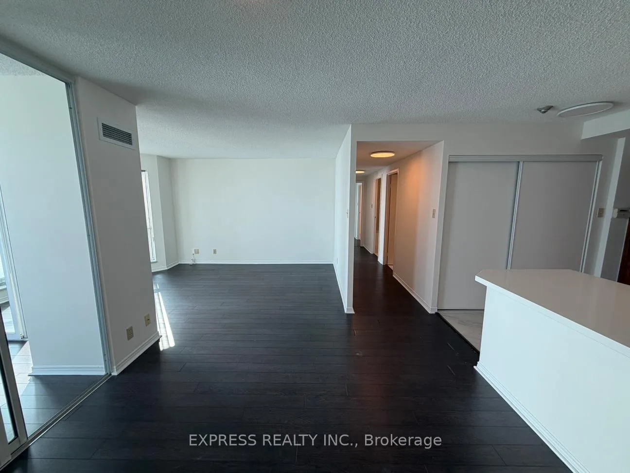Photo 4 of Unit 2105, 10 Queens Quay W, Toronto, Waterfront Communities — HOMEH