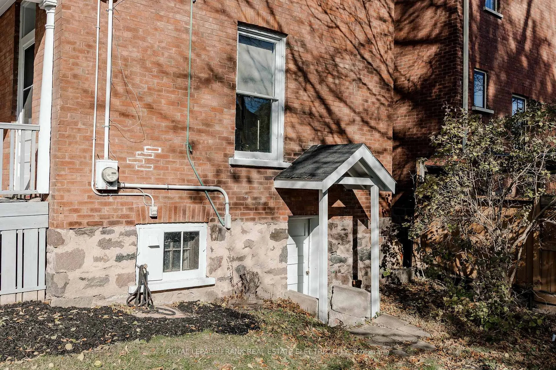 Photo 46 of 497 Gilmour Street, Peterborough, Town Ward 3 — HOMEH