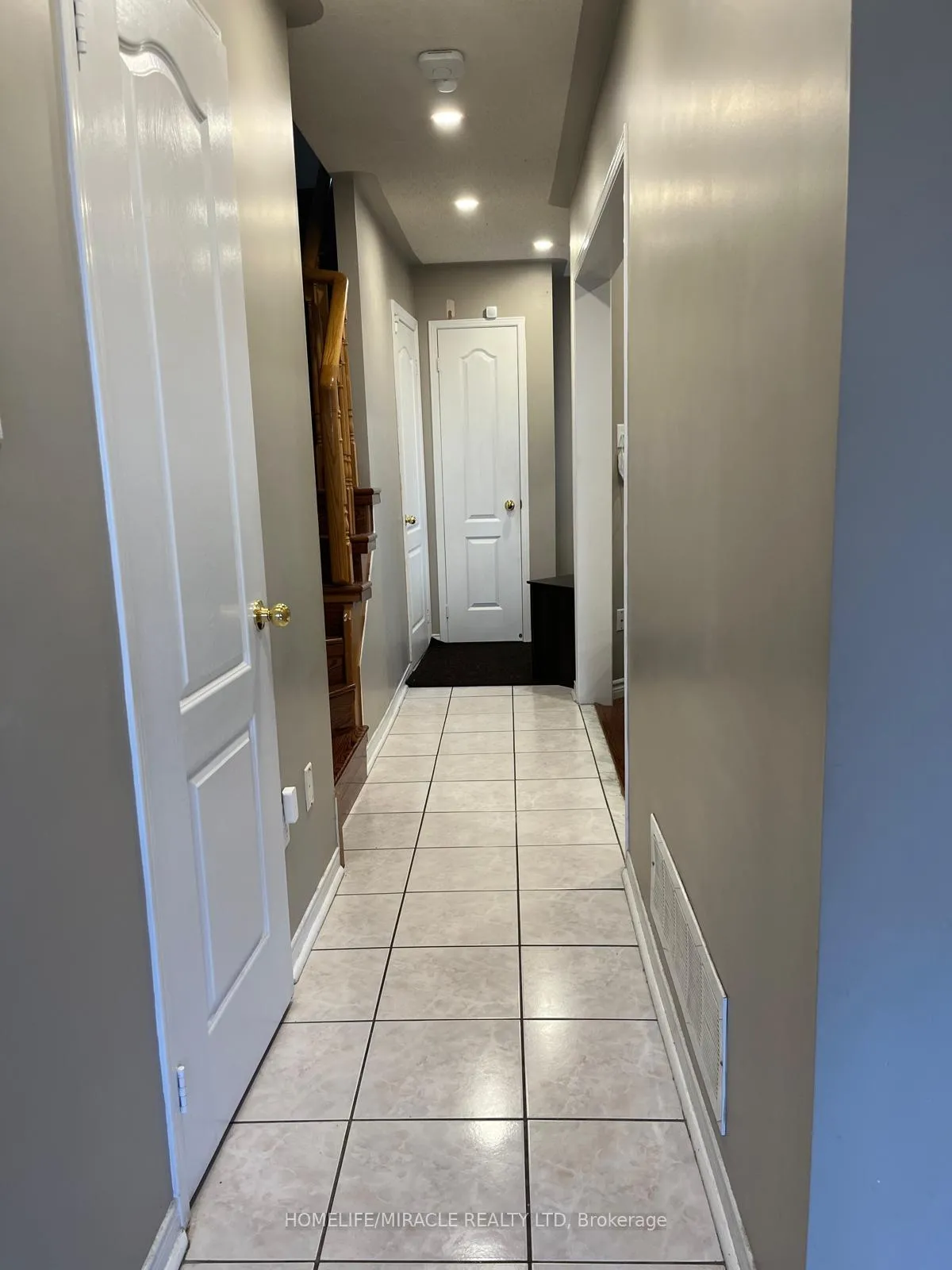 Photo 6 of Unit Upper, 173 Willow Park Drive, Brampton, Sandringham-Wellington — HOMEH