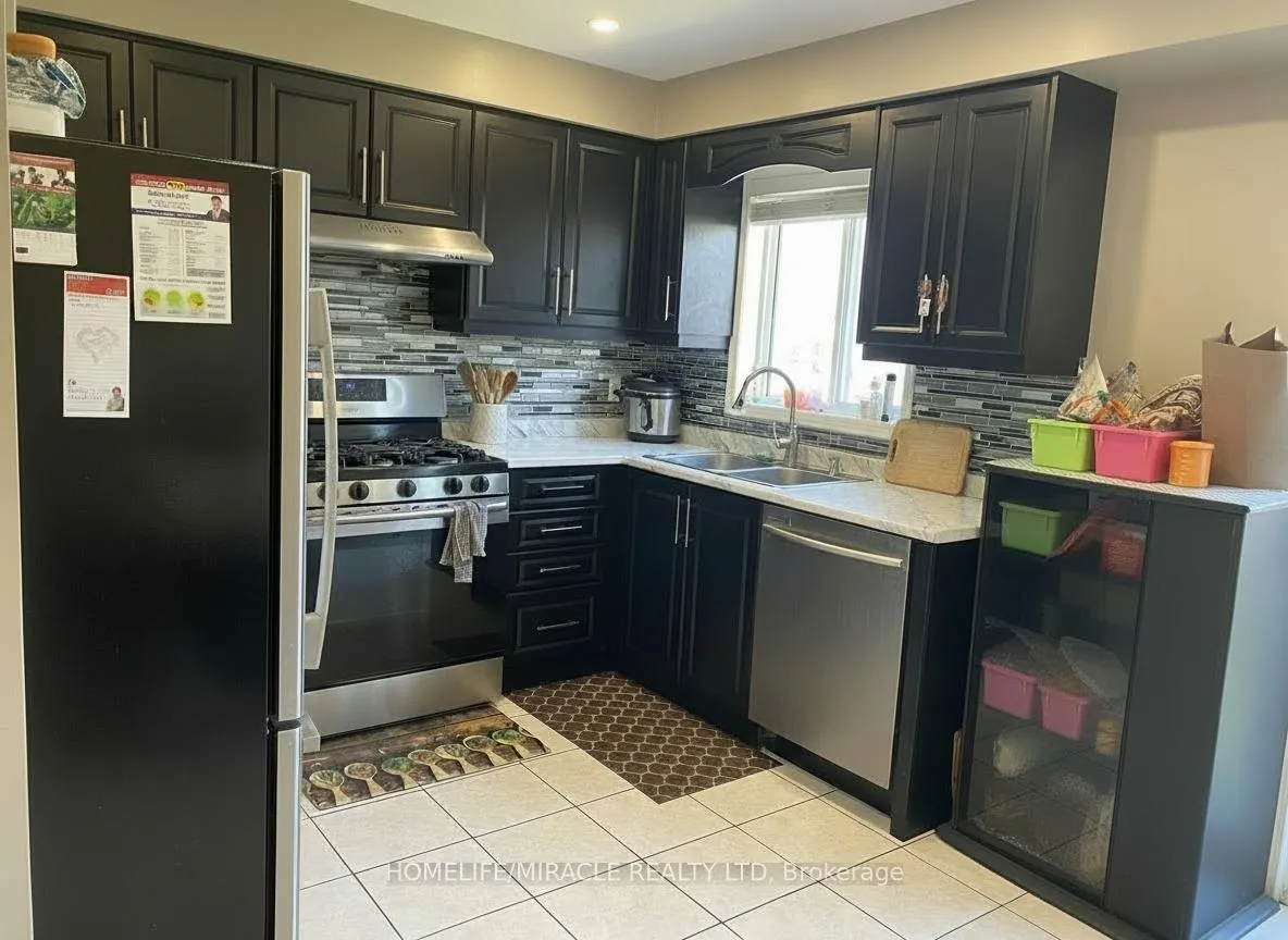 Photo 11 of Unit Upper, 173 Willow Park Drive, Brampton, Sandringham-Wellington — HOMEH