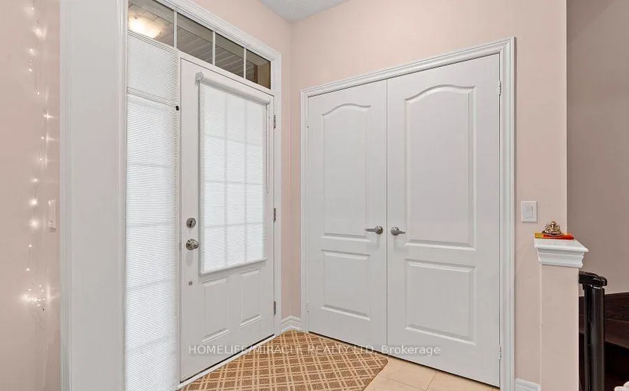 Photo 3 of 11 Thornapple Street, Brampton, Sandringham-Wellington — HOMEH