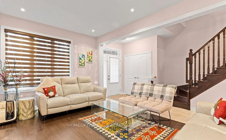 Photo 5 of 11 Thornapple Street, Brampton, Sandringham-Wellington — HOMEH