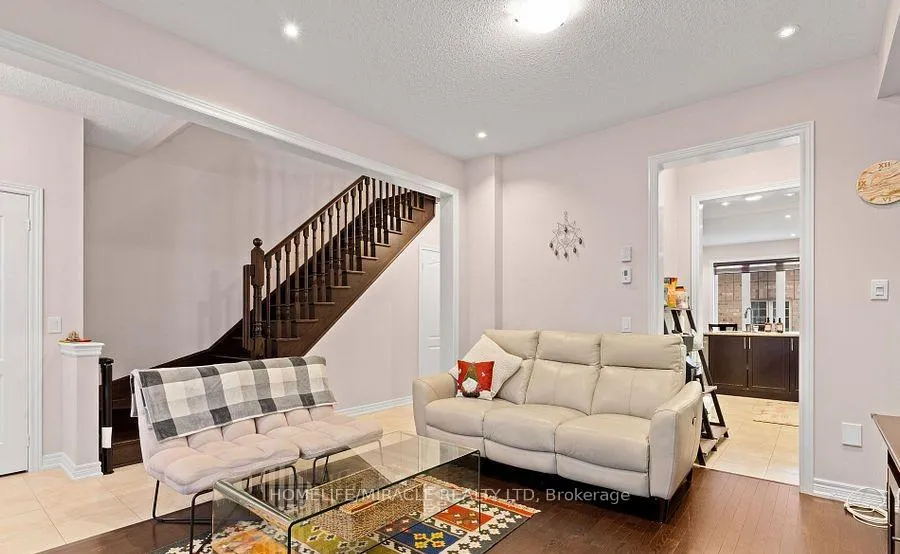 Photo 6 of 11 Thornapple Street, Brampton, Sandringham-Wellington — HOMEH