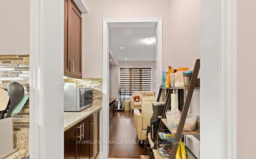 Photo 13 of 11 Thornapple Street, Brampton, Sandringham-Wellington — HOMEH