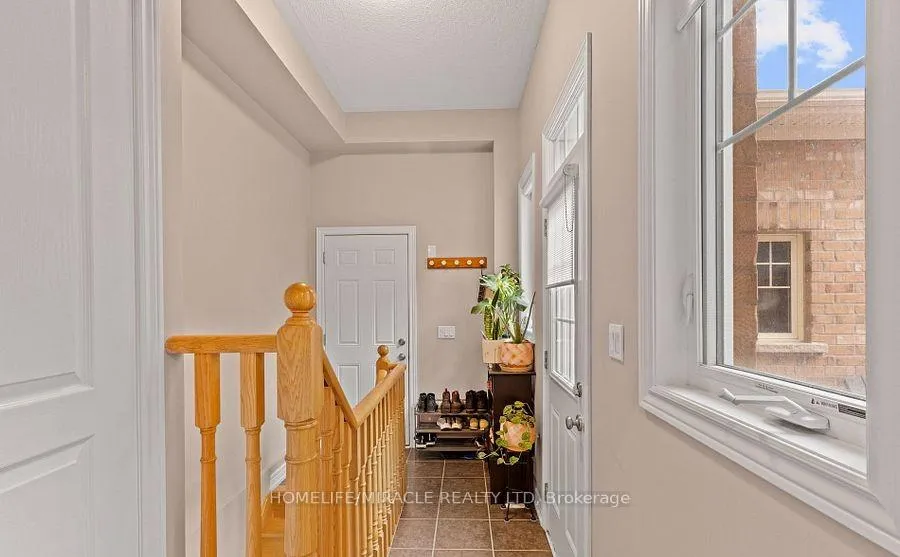 Photo 17 of 11 Thornapple Street, Brampton, Sandringham-Wellington — HOMEH