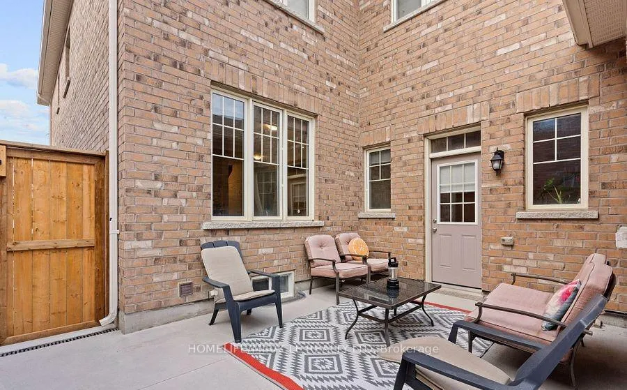 Photo 20 of 11 Thornapple Street, Brampton, Sandringham-Wellington — HOMEH
