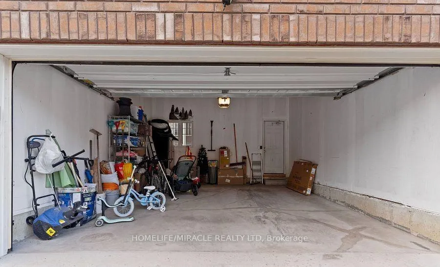 Photo 22 of 11 Thornapple Street, Brampton, Sandringham-Wellington — HOMEH