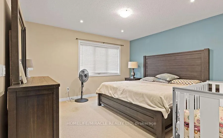 Photo 24 of 11 Thornapple Street, Brampton, Sandringham-Wellington — HOMEH