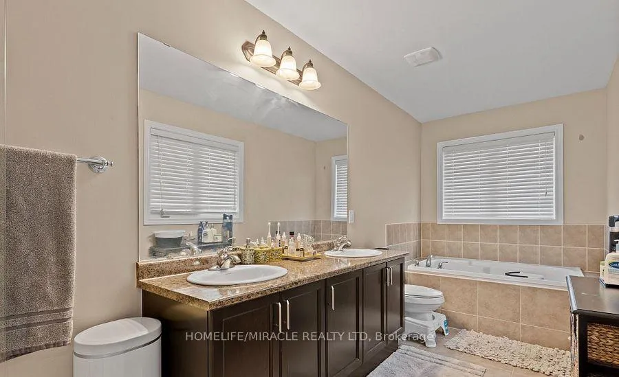 Photo 27 of 11 Thornapple Street, Brampton, Sandringham-Wellington — HOMEH