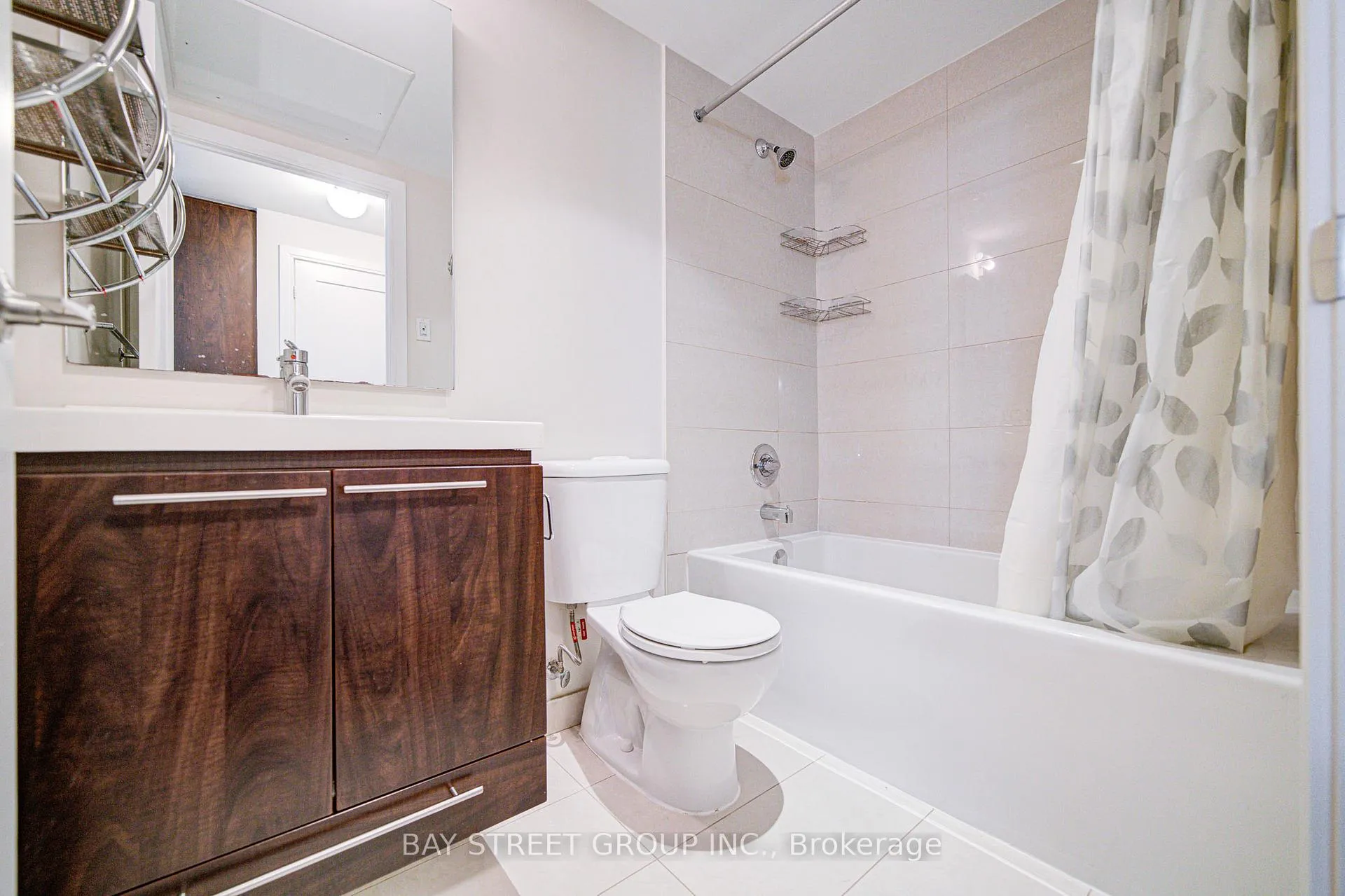 Photo 11 of Unit 212, 70 Roehampton Avenue, Toronto, Mount Pleasant West — HOMEH