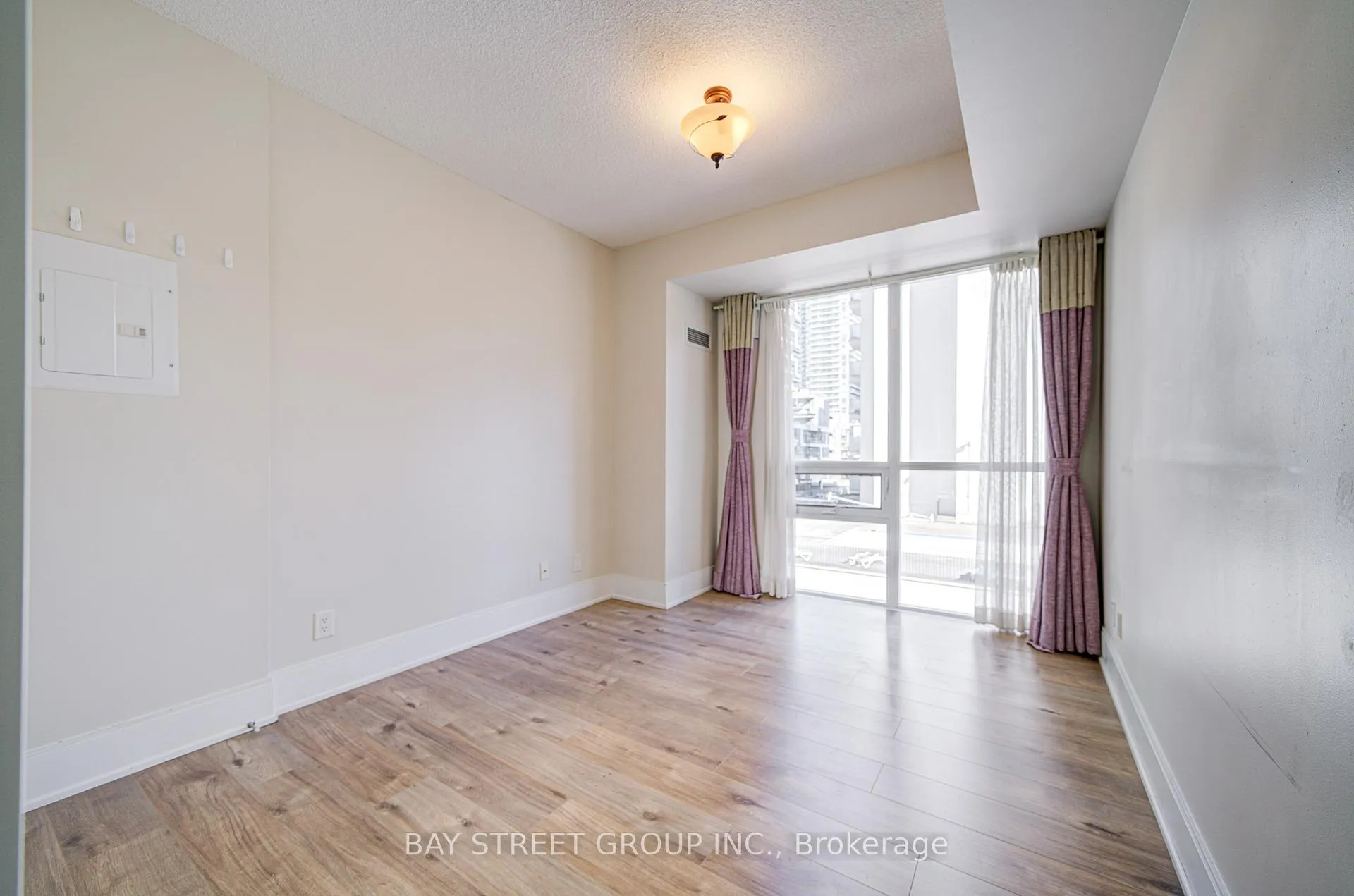 Photo 31 of Unit 212, 70 Roehampton Avenue, Toronto, Mount Pleasant West — HOMEH