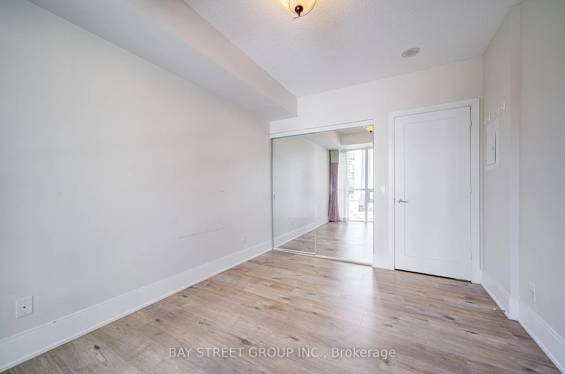Photo 33 of Unit 212, 70 Roehampton Avenue, Toronto, Mount Pleasant West — HOMEH