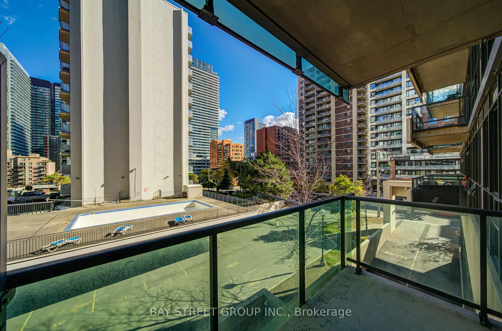 Photo 38 of Unit 212, 70 Roehampton Avenue, Toronto, Mount Pleasant West — HOMEH