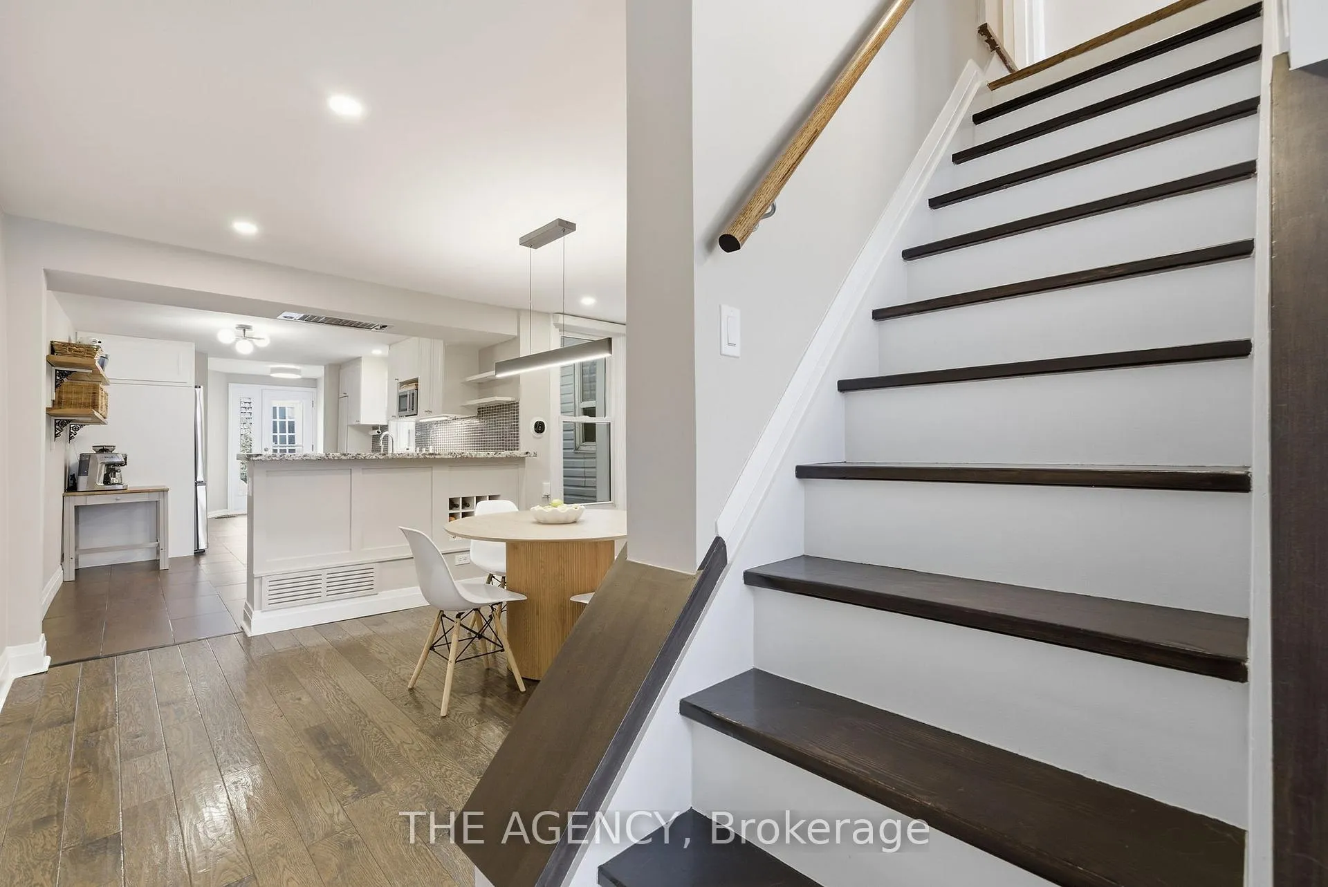 Photo 5 of 36 Mansfield Avenue, Toronto, Trinity-Bellwoods — HOMEH