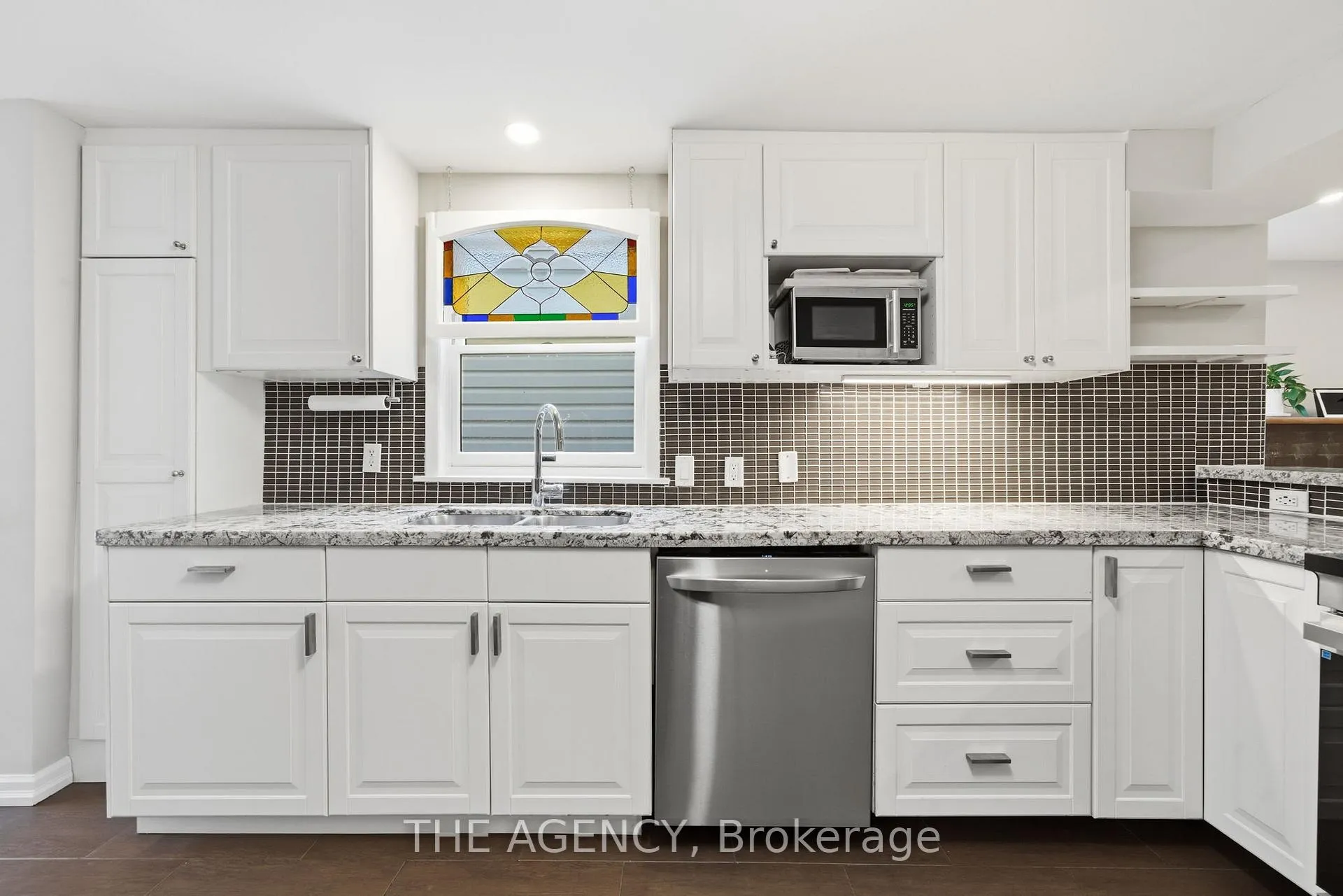 Photo 11 of 36 Mansfield Avenue, Toronto, Trinity-Bellwoods — HOMEH