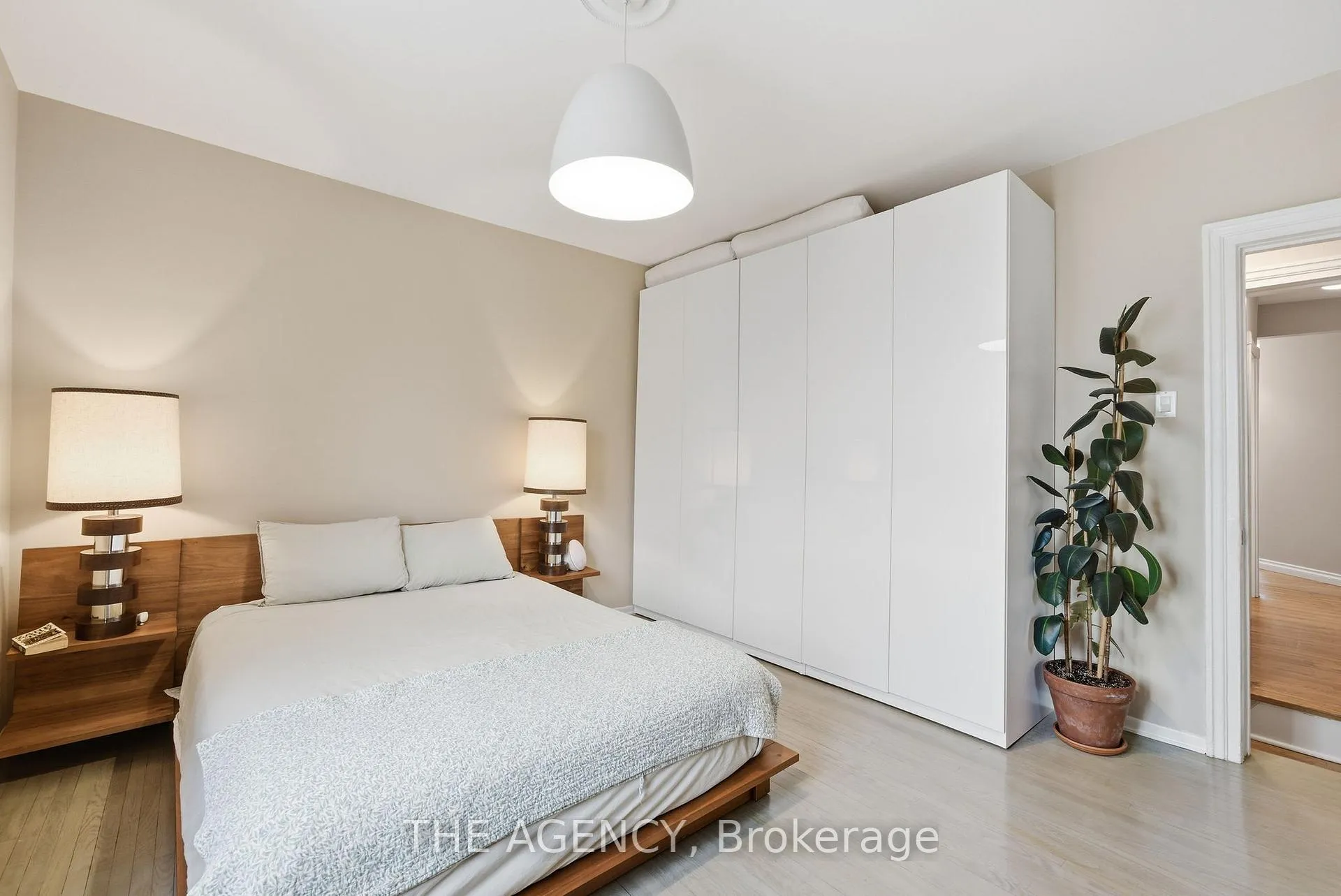 Photo 17 of 36 Mansfield Avenue, Toronto, Trinity-Bellwoods — HOMEH