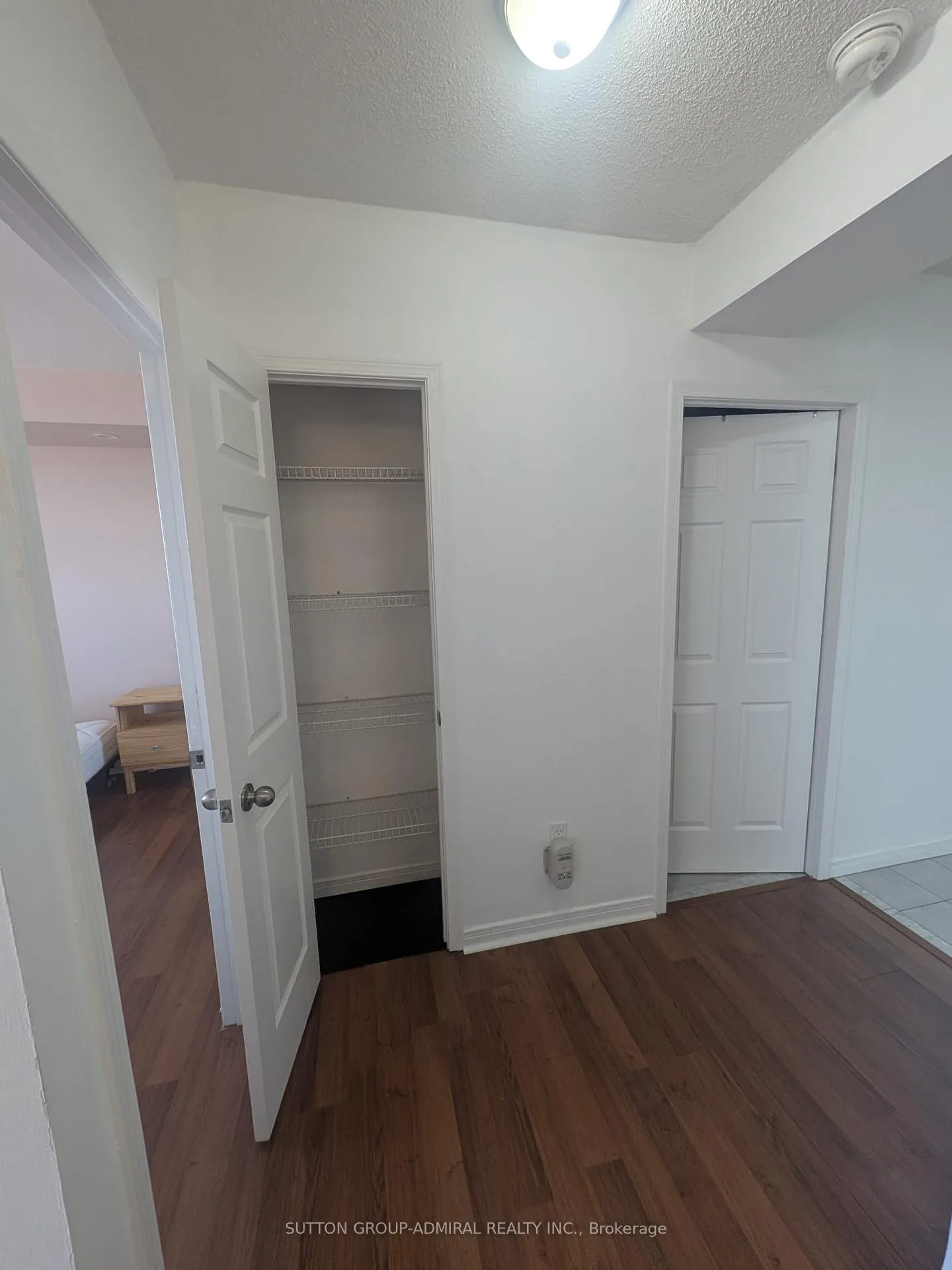 Photo 7 of Unit 607, 80 Athol Street E, Oshawa, Central — HOMEH