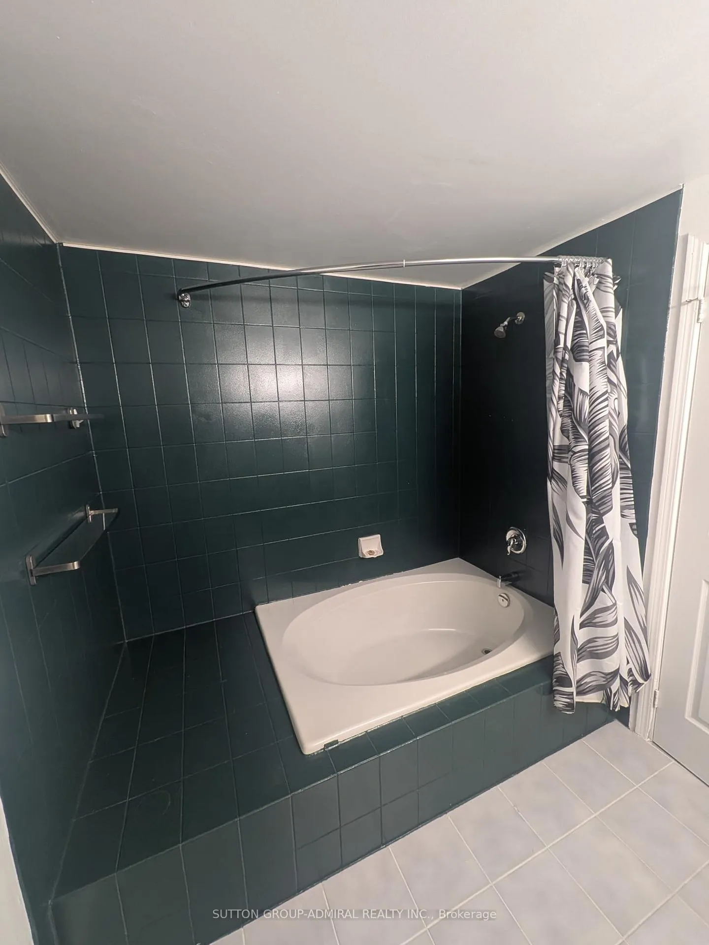 Photo 14 of Unit 607, 80 Athol Street E, Oshawa, Central — HOMEH