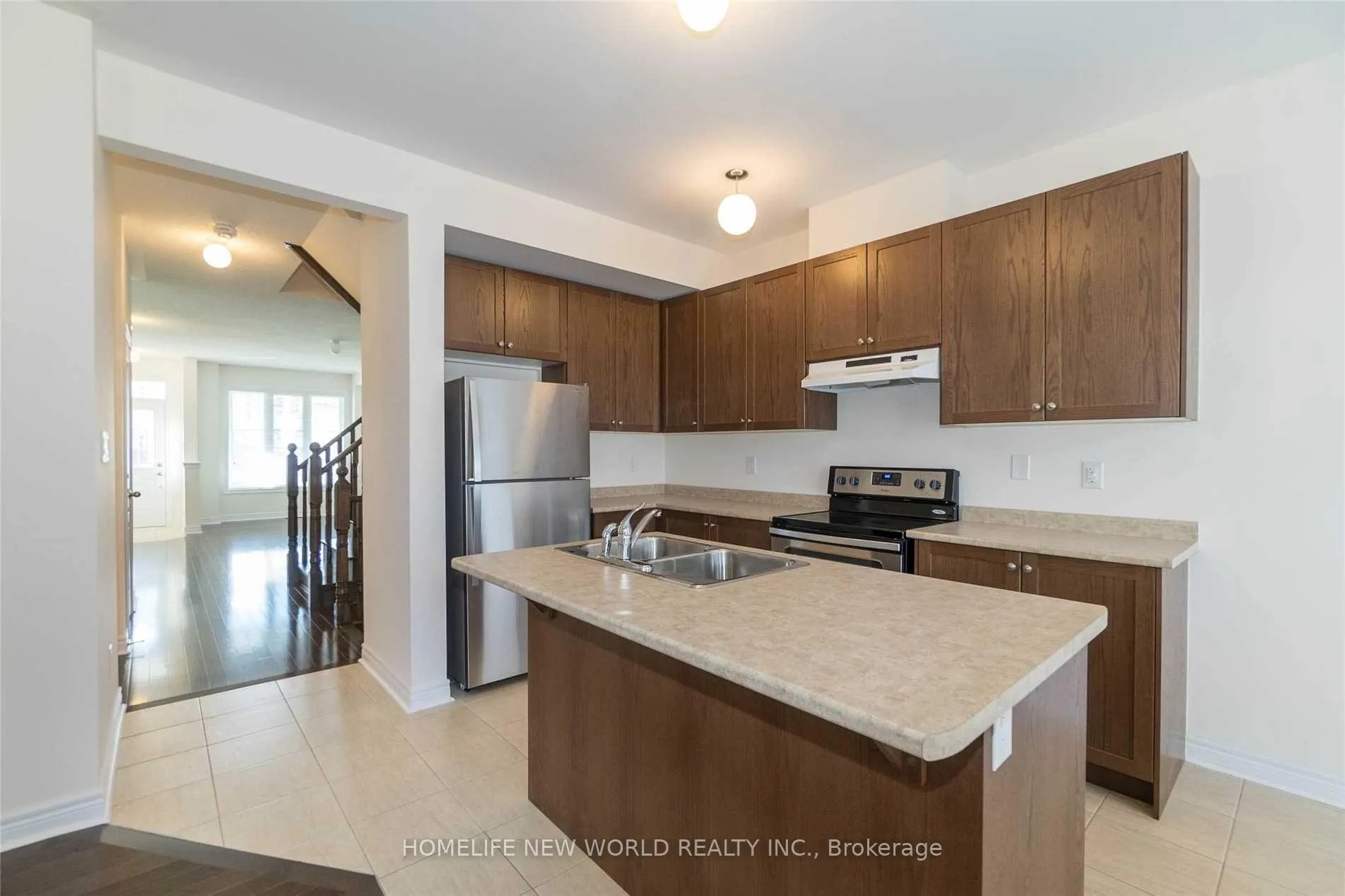 Photo 4 of 7 Cherna Avenue, Markham, Berczy — HOMEH