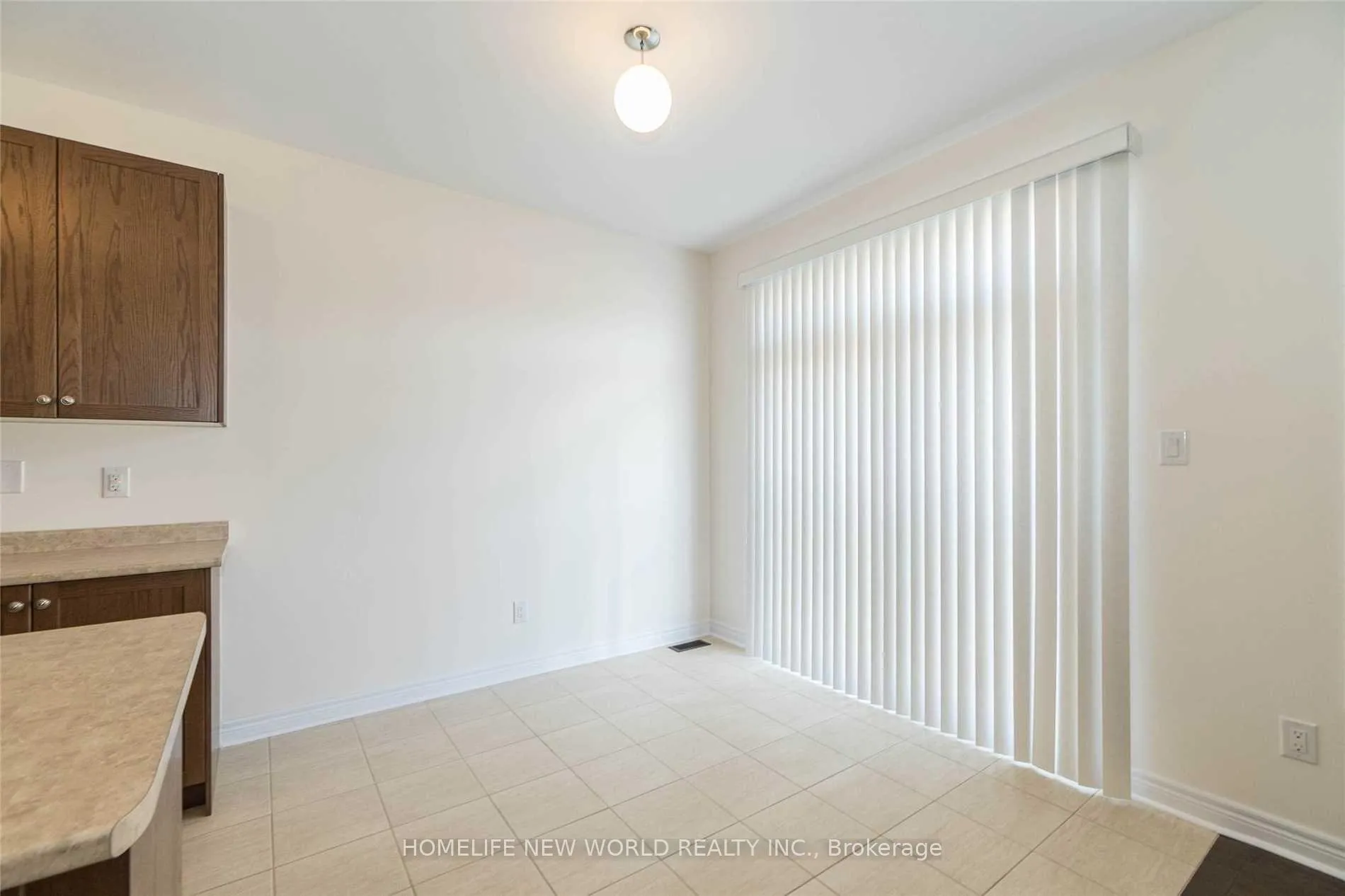 Photo 5 of 7 Cherna Avenue, Markham, Berczy — HOMEH