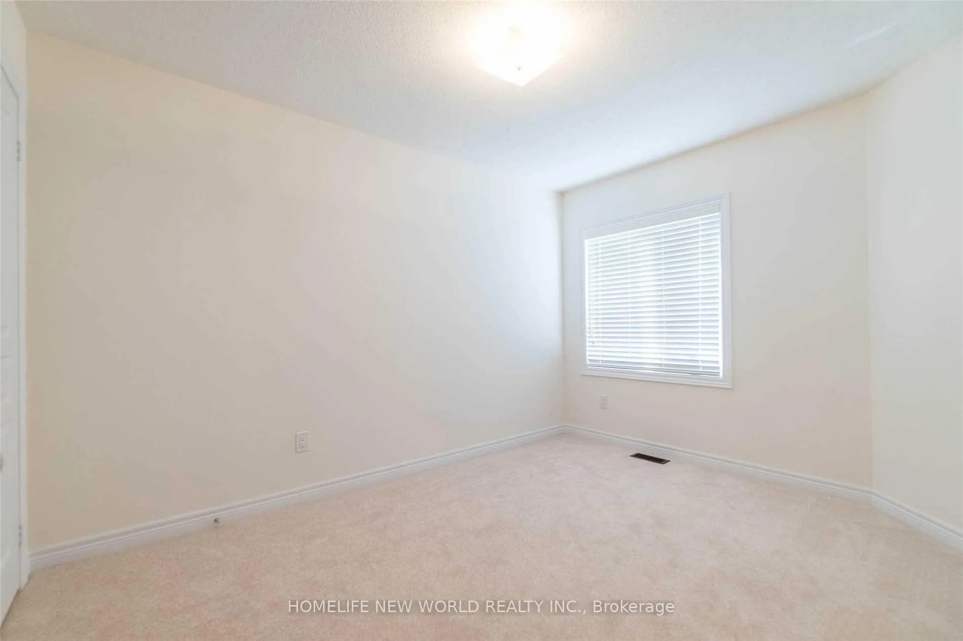 Photo 11 of 7 Cherna Avenue, Markham, Berczy — HOMEH