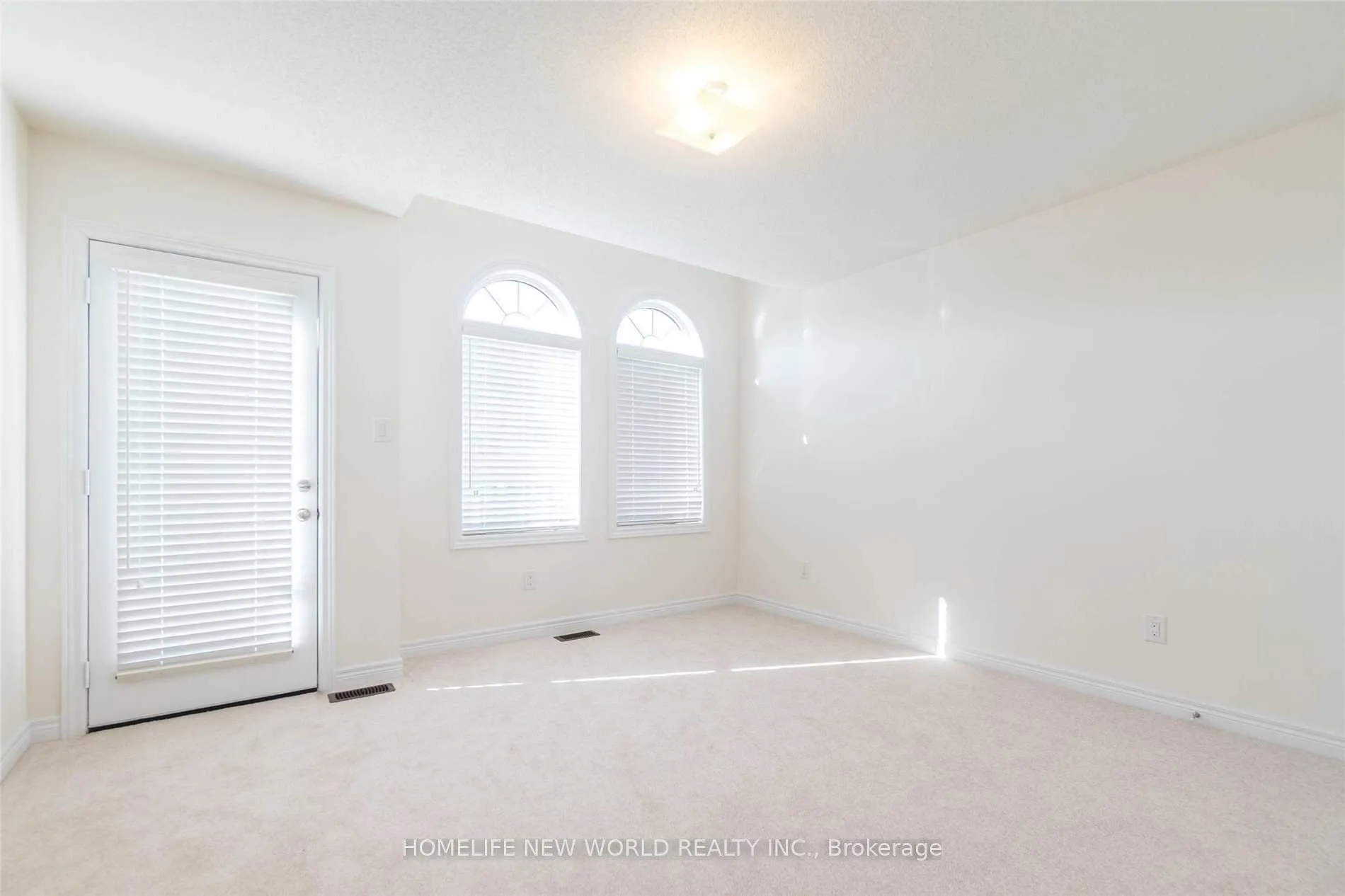 Photo 13 of 7 Cherna Avenue, Markham, Berczy — HOMEH