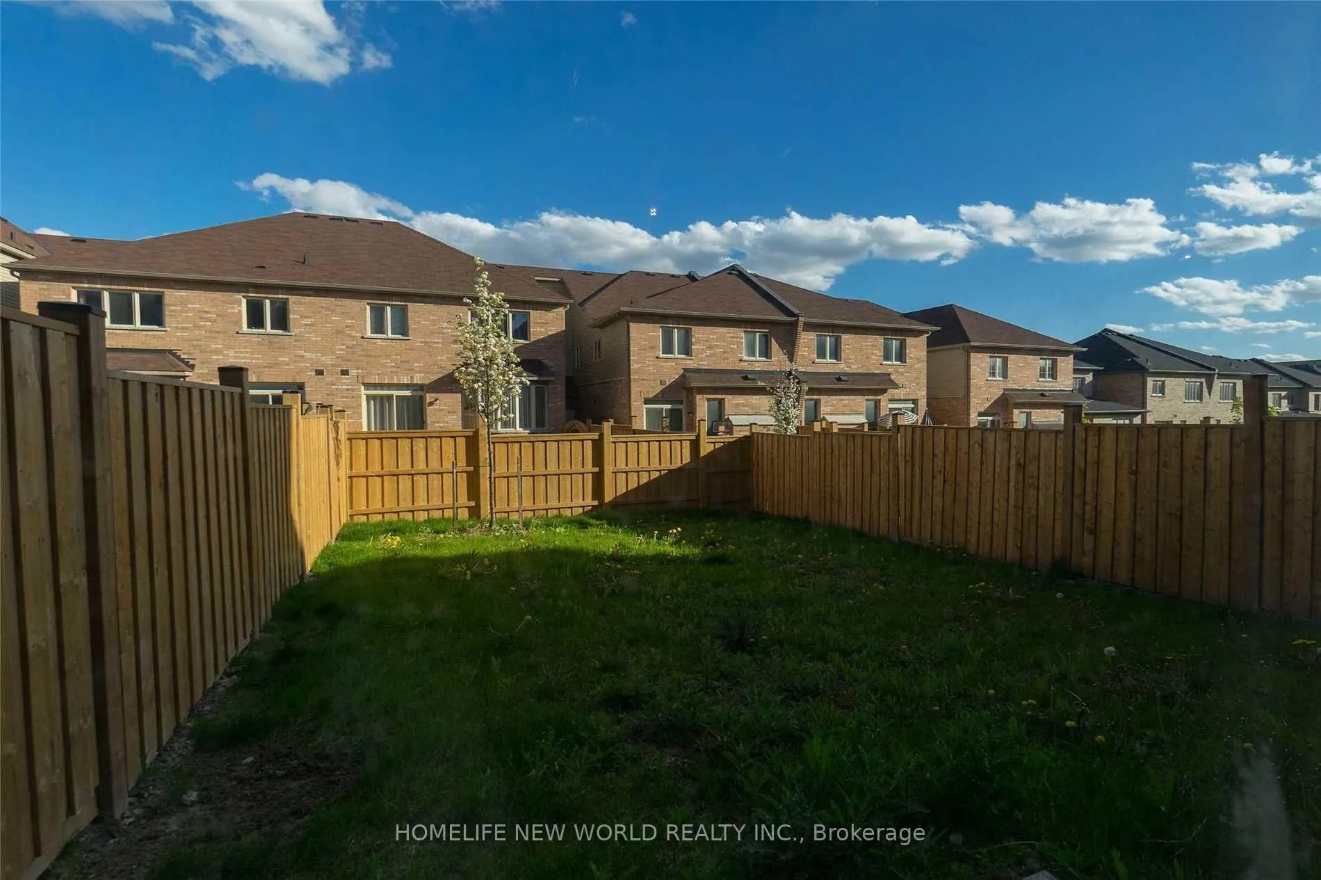 Photo 15 of 7 Cherna Avenue, Markham, Berczy — HOMEH