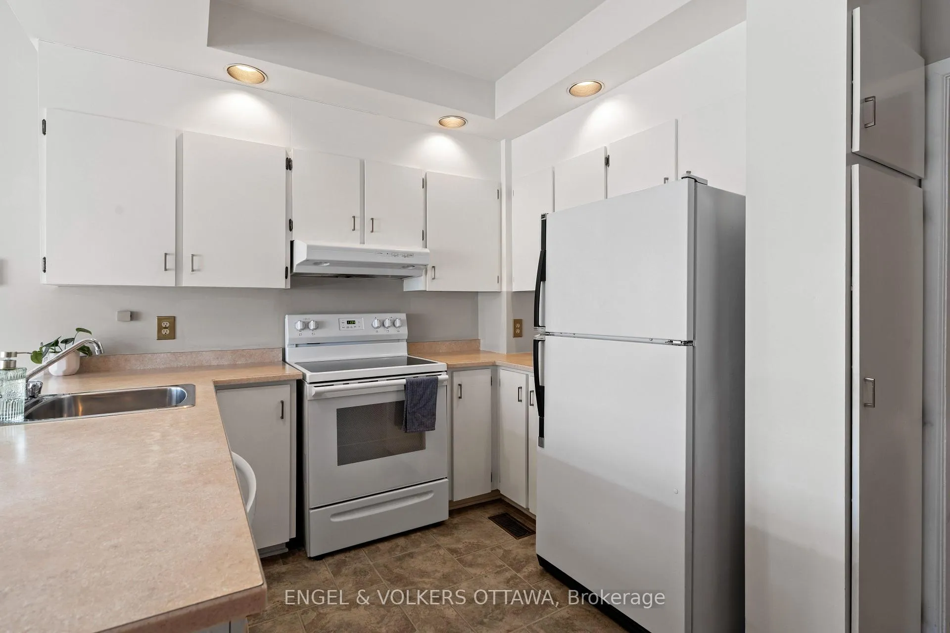 Photo 15 of 210 Daly Avenue, Ottawa, Sandy Hill — HOMEH