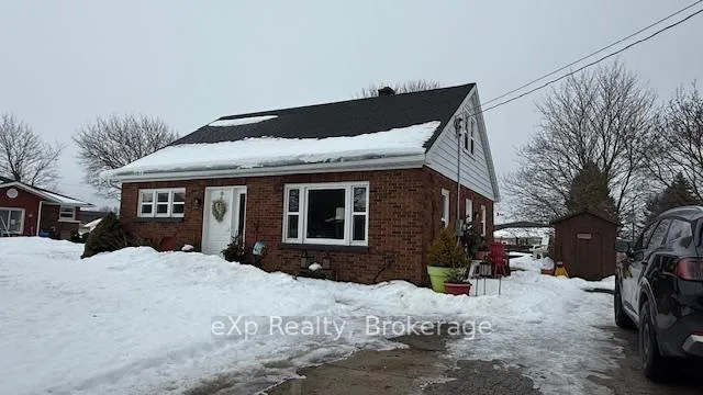 Front of 1043 9 Highway