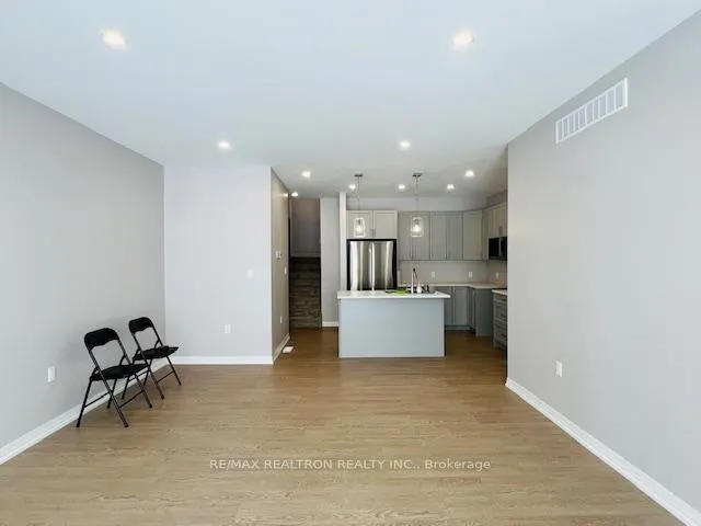 Photo 2 of 43 Summit Crescent, Belleville, Belleville Ward — HOMEH