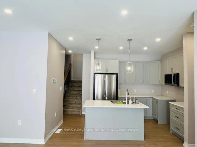 Photo 3 of 43 Summit Crescent, Belleville, Belleville Ward — HOMEH