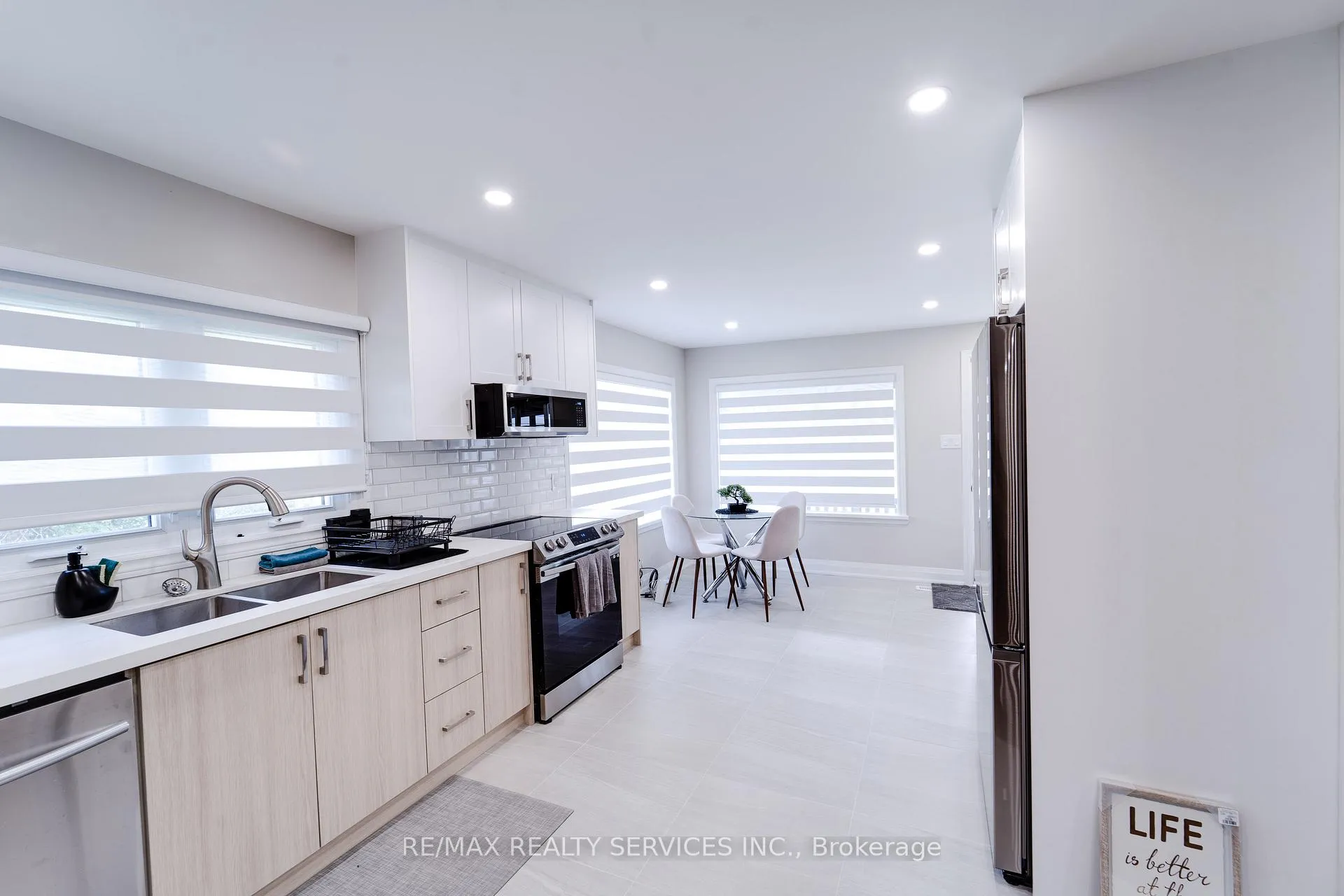 Photo 11 of 885 Glen Cedar Drive, Selwyn — HOMEH