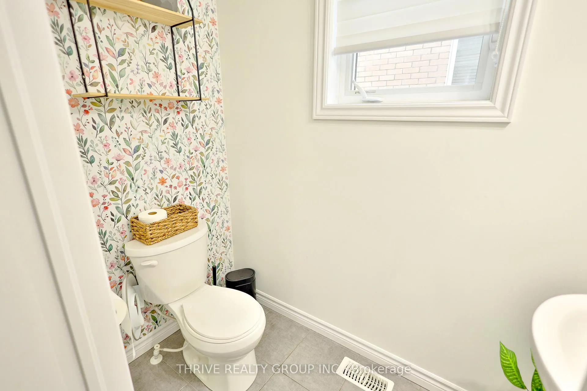 Photo 6 of Unit UPPER UNIT, 2059 Cedarpark Drive, London, North D — HOMEH